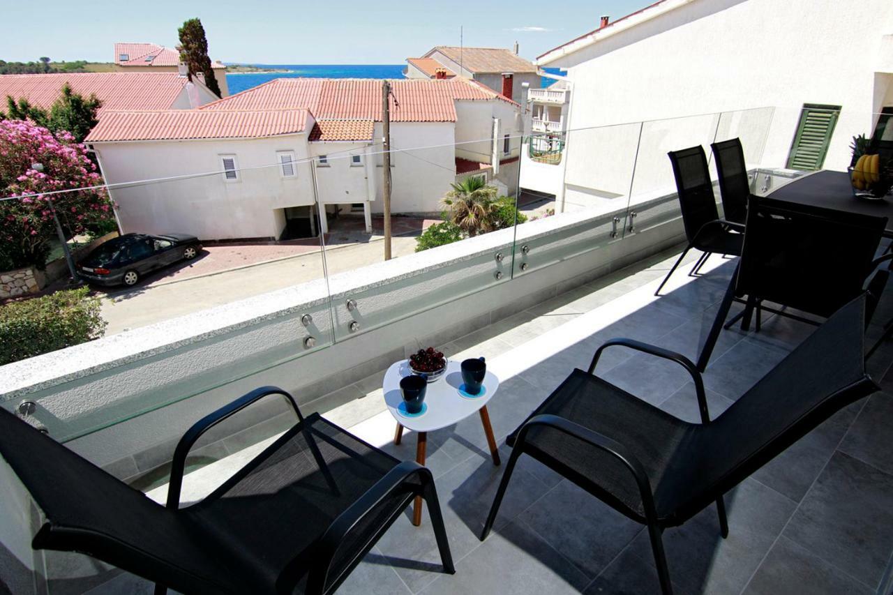 Apartments Luna Novalja Exterior foto