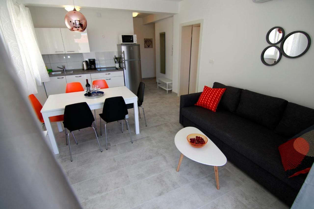 Apartments Luna Novalja Exterior foto